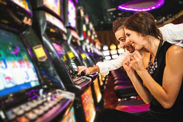 Bonanza Gold slot interface showing paylines and symbol values on dingdong77